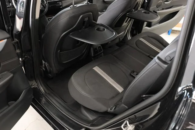 BMW 218 – 12