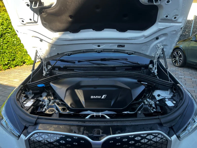 BMW iX1 – 10