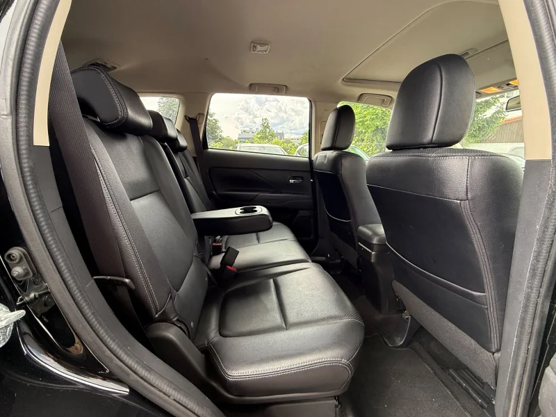 Mitsubishi Outlander – 18