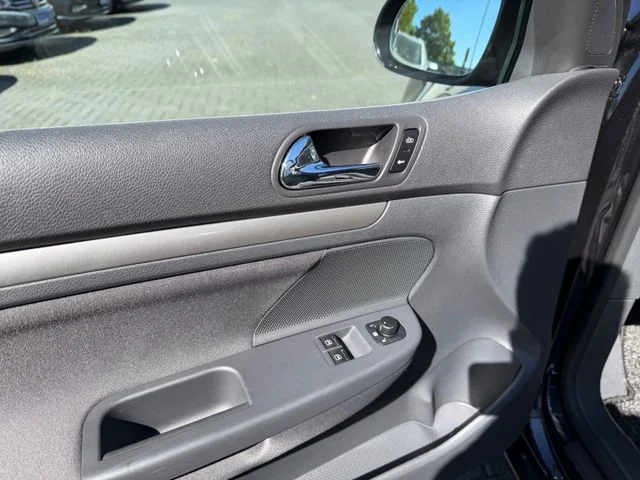Volkswagen Golf – 11