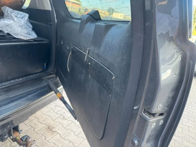 TOYOTA Land Cruiser – 20