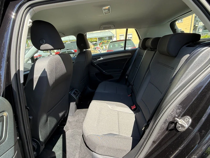 Volkswagen Golf – 11