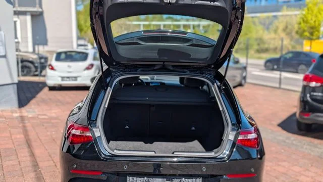 MERCEDES-BENZ CLA 180 Shooting Brake – 21