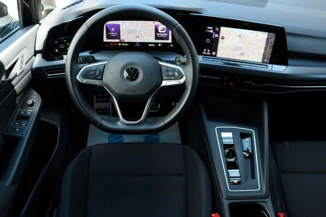 Volkswagen Golf – 12