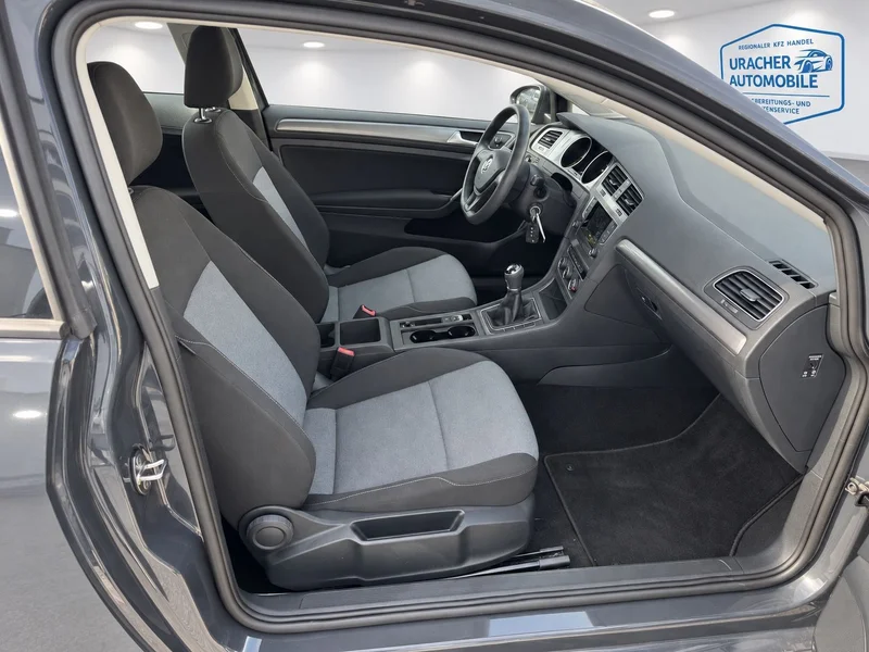 Volkswagen Golf – 17