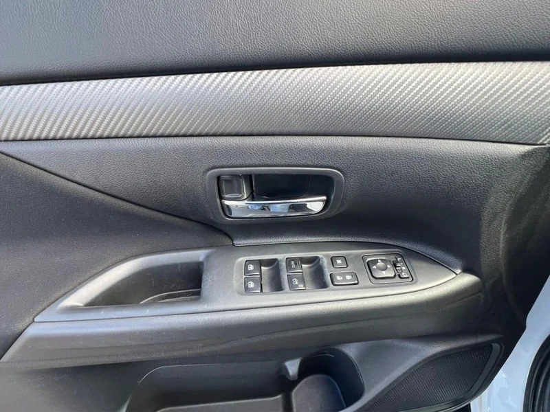 Mitsubishi Outlander – 13
