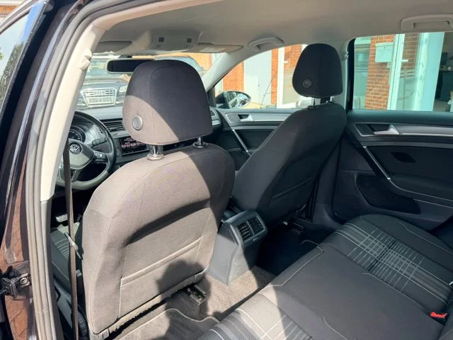 VW Golf – 17