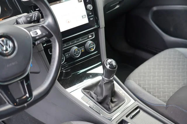 VW Golf – 8