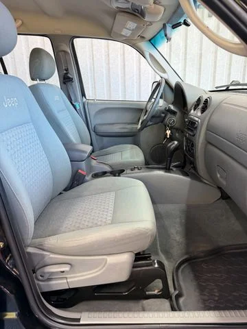 Jeep Cherokee – 15