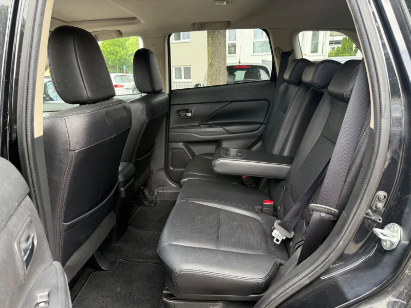 Mitsubishi Outlander – 15