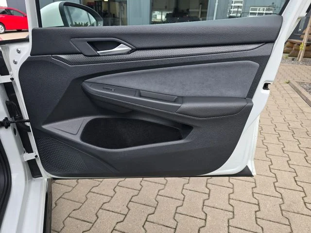 Volkswagen Golf – 17