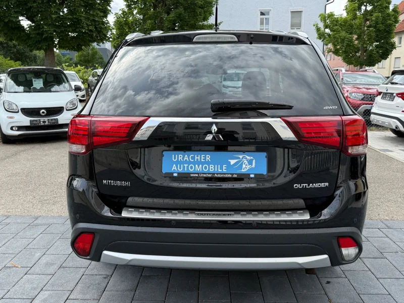 Mitsubishi Outlander – 7