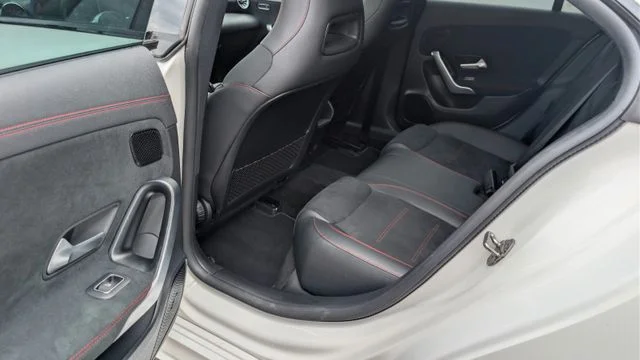 MERCEDES-BENZ CLA 220 – 10