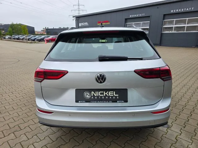 Volkswagen Golf – 6