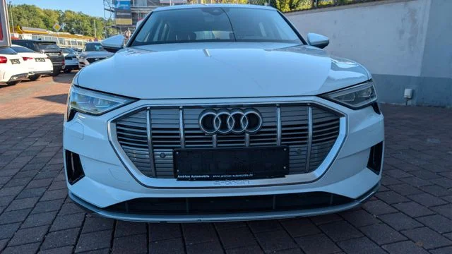 AUDI e-tron – 8