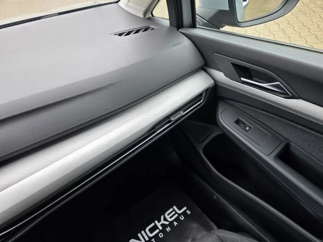 Volkswagen Golf – 34
