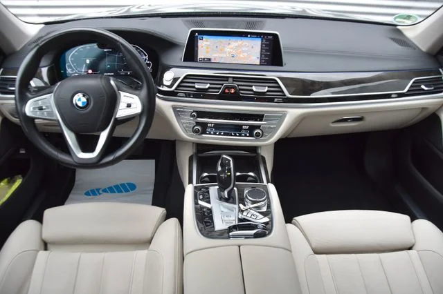 BMW 745 – 12