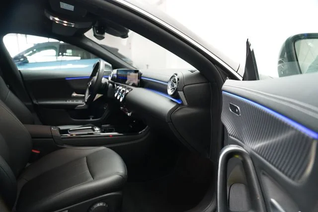 MERCEDES-BENZ CLA 180 – 30