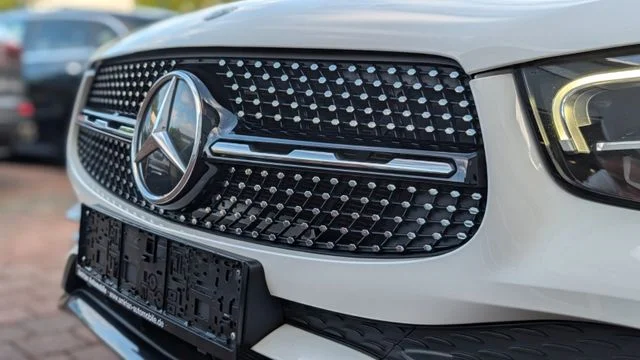 MERCEDES-BENZ GLC 300 – 10