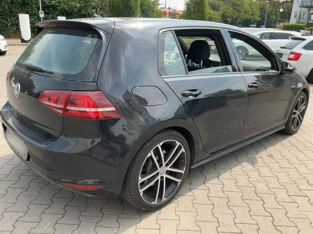 Volkswagen Golf – 2