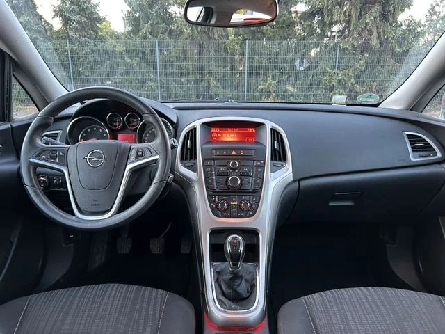 Opel Astra – 13