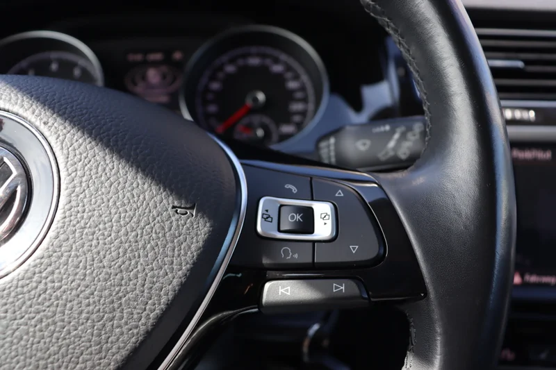 Volkswagen Golf – 26