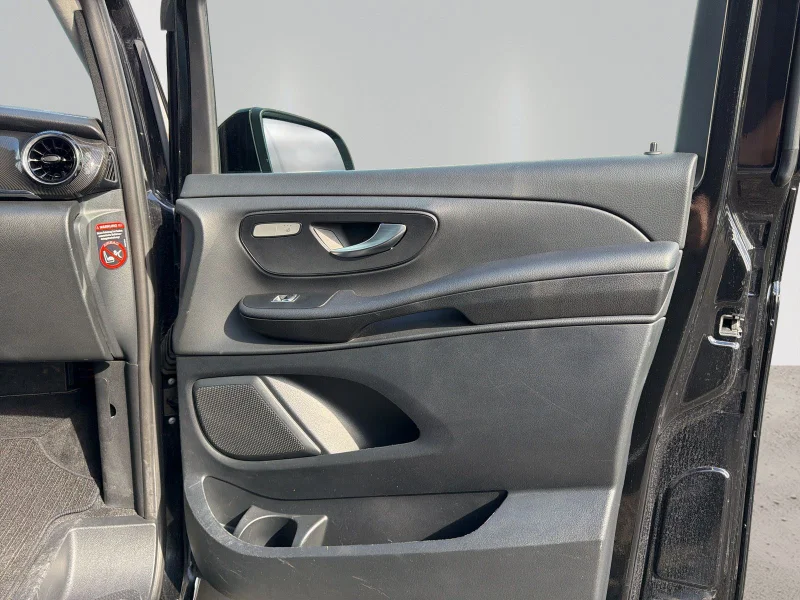Mercedes-Benz V 220 – 22