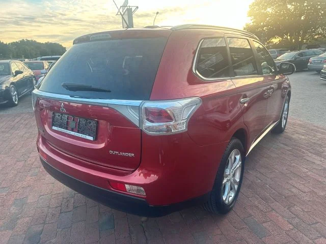 MITSUBISHI Outlander – 7
