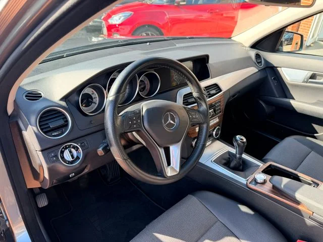 MERCEDES-BENZ C 200 – 18