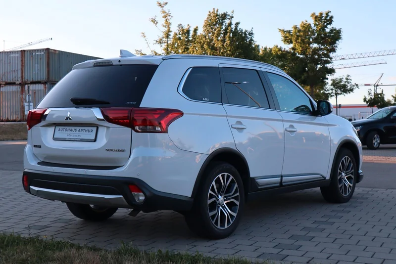Mitsubishi Outlander – 6