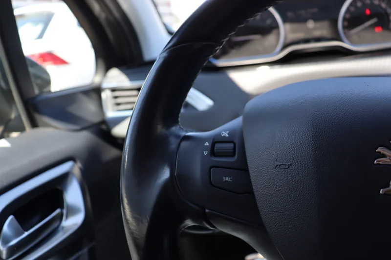 Peugeot 2008 – 18