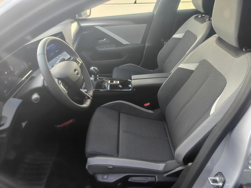 Opel Astra Sports Tourer 1.2 Turbo Business Edition – 31