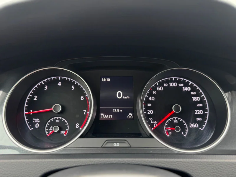 Volkswagen Golf – 25