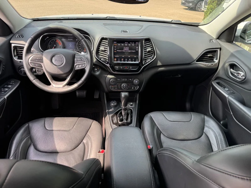 Jeep Cherokee – 15