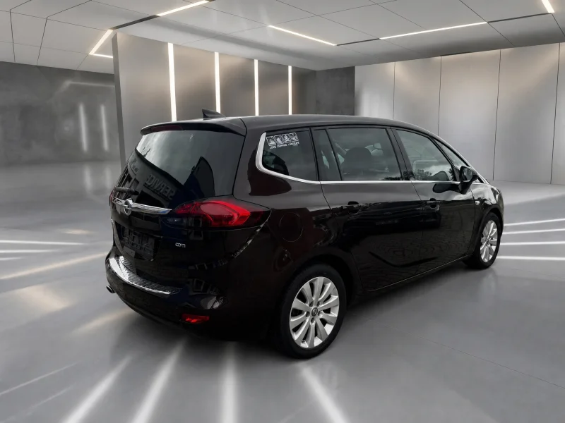 Opel Zafira – 3