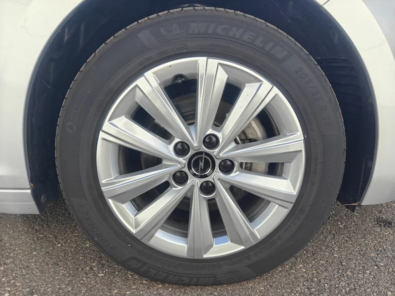Opel Astra Sports Tourer 1.2 Turbo Business Edition – 32