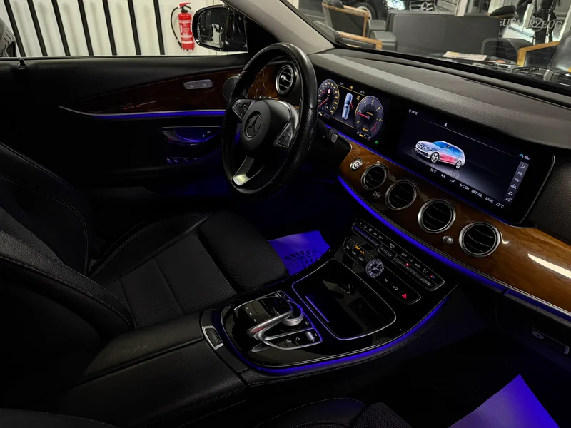 Mercedes-Benz E 220 – 18