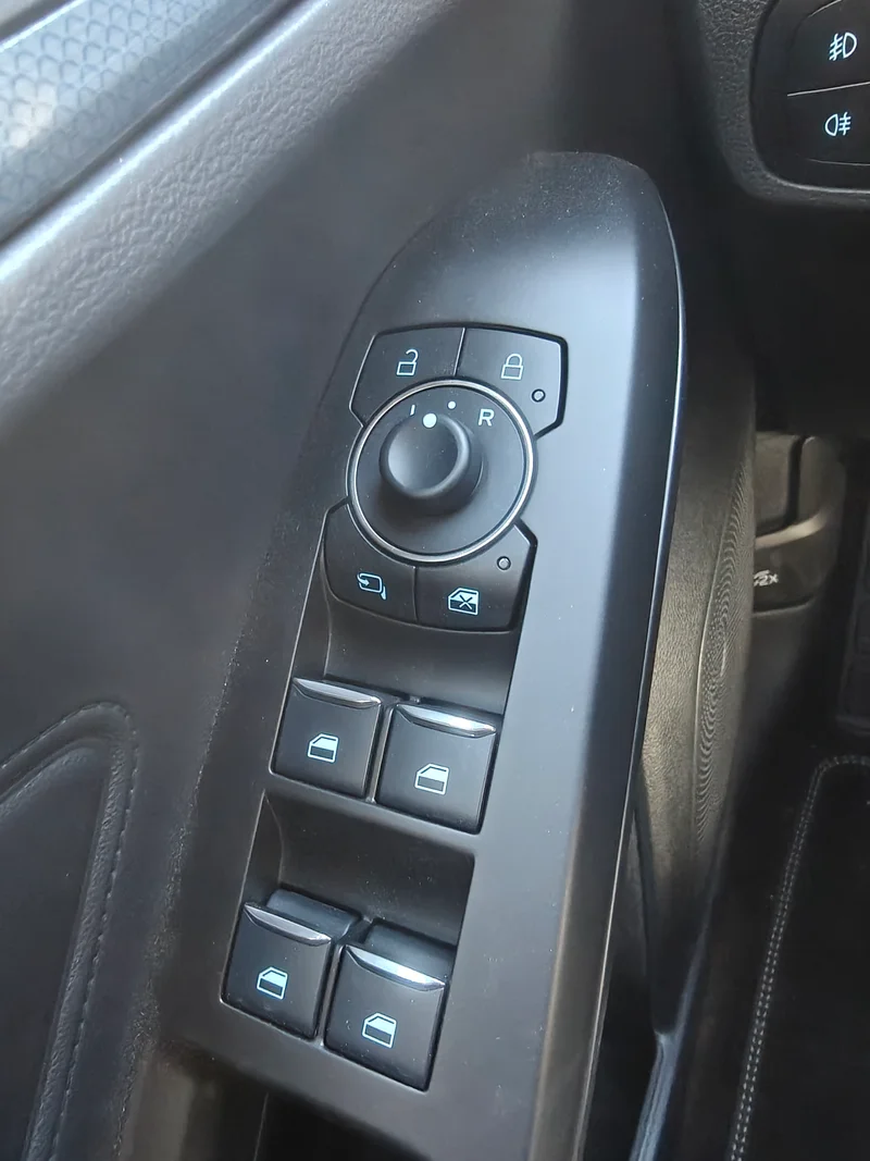 Ford Focus Turnier Active X 1.0 7AT – 31
