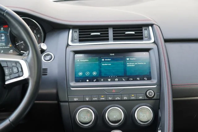 JAGUAR E-Pace – 19