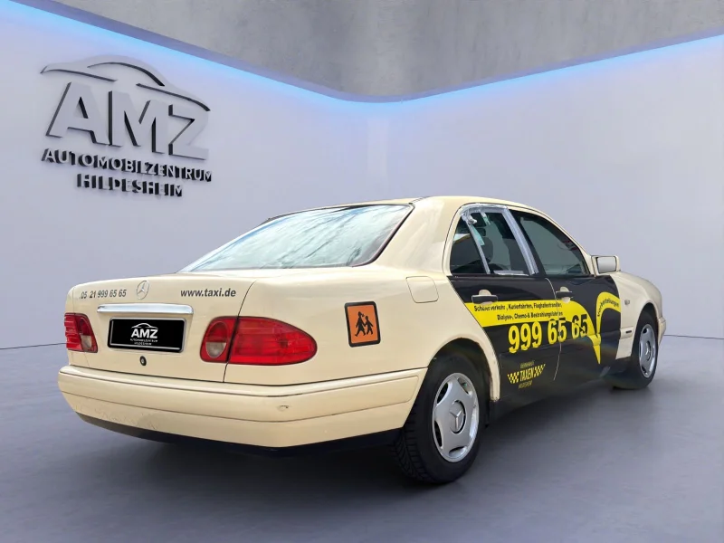 Mercedes-Benz E 200 – 7