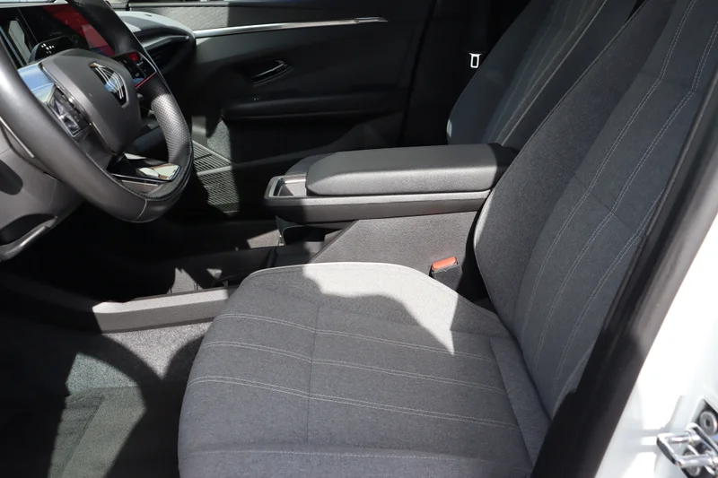 Renault Megane E-TECH – 16