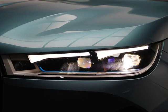 BMW iX – 9