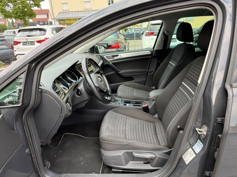 Volkswagen Golf – 13