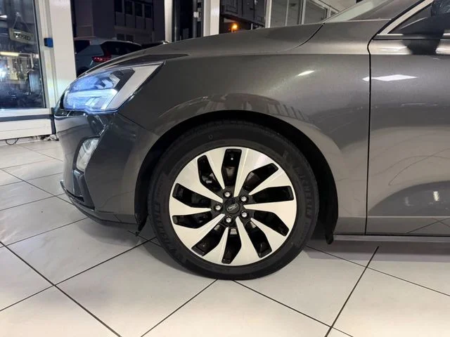 Ford Focus – 9