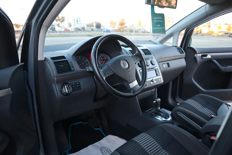 Volkswagen Touran – 12
