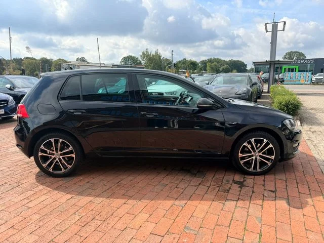 VW Golf – 12