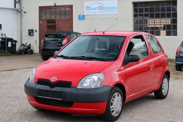 TOYOTA Yaris