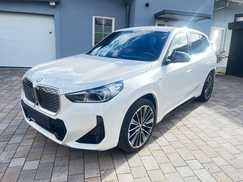 BMW iX1 – 3