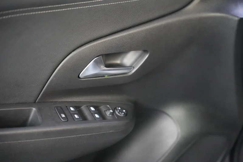 Opel Corsa – 8