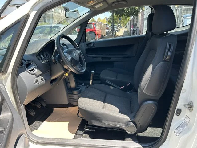 Mitsubishi Colt – 11